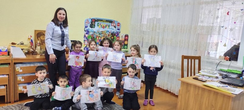 В Северной Осетии сотрудники Госавтоинспекции провели мероприятие «Автокресло – надежнее рук родителей»
