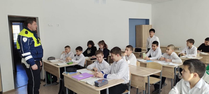 В Северной Осетии сотрудники Госавтоинспекции Ардонского района организуют  «Уроки дорожной безопасности» в школах района