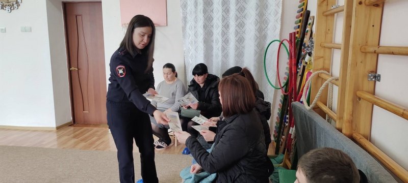 Сотрудники Госавтоинспекции Ардонского района провели родительское собрание в детском саду